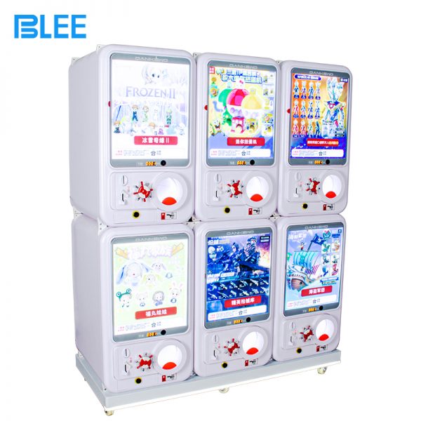 gachapon capsule machine