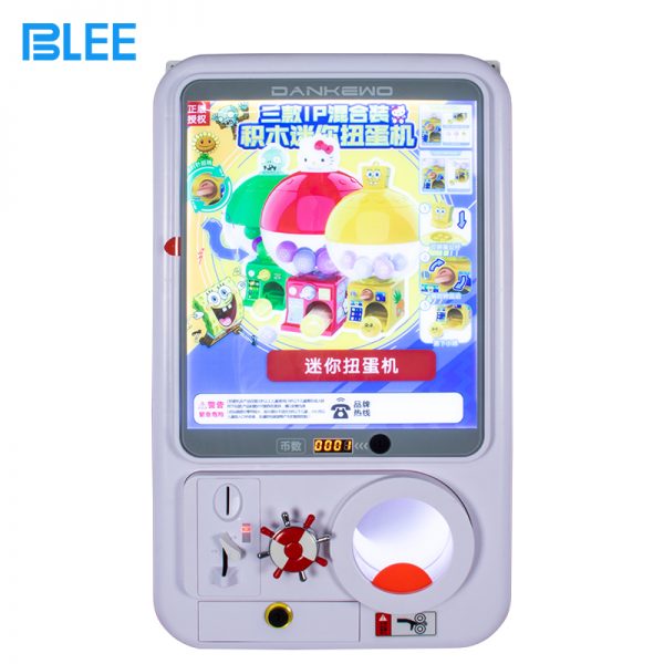 gachapon capsule machine