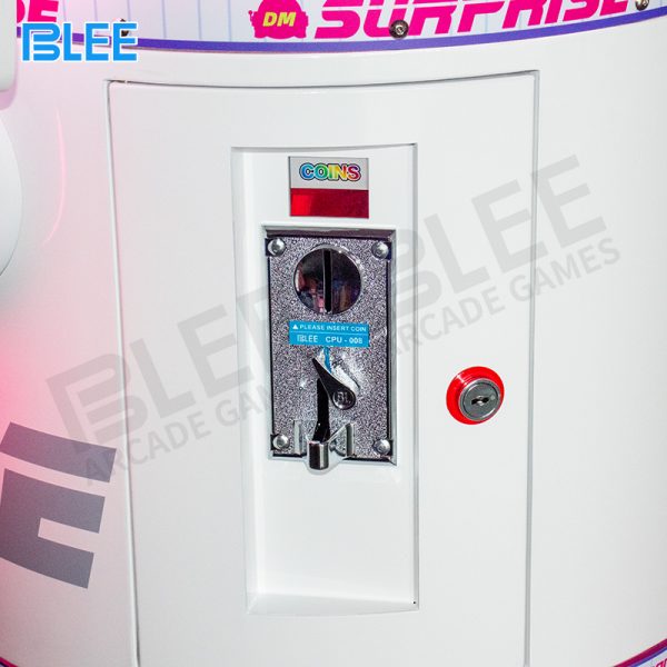 gacha capsule machine