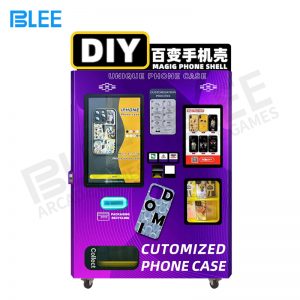 Mobile phone case vending machine