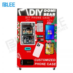 Mobile phone case vending machine