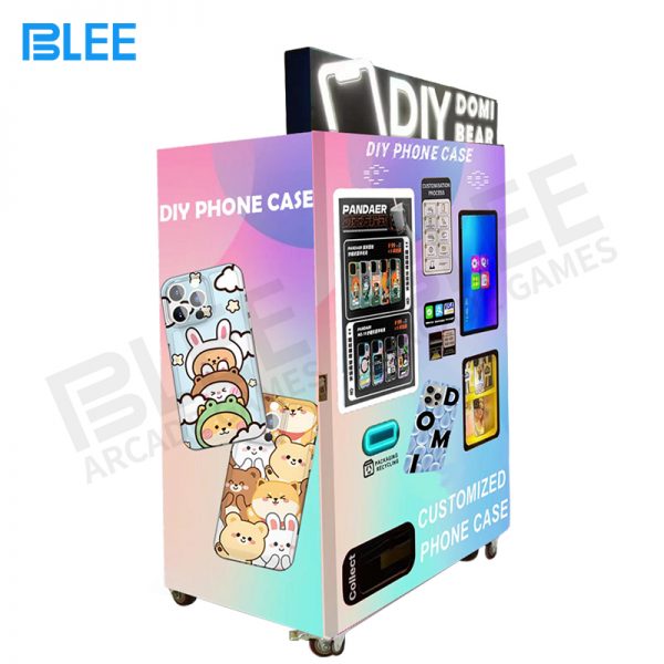 Mobile phone case vending machine