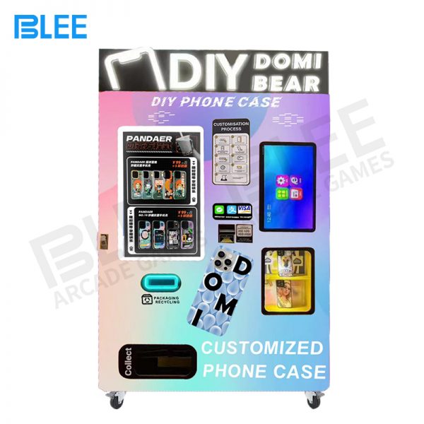 Mobile phone case vending machine