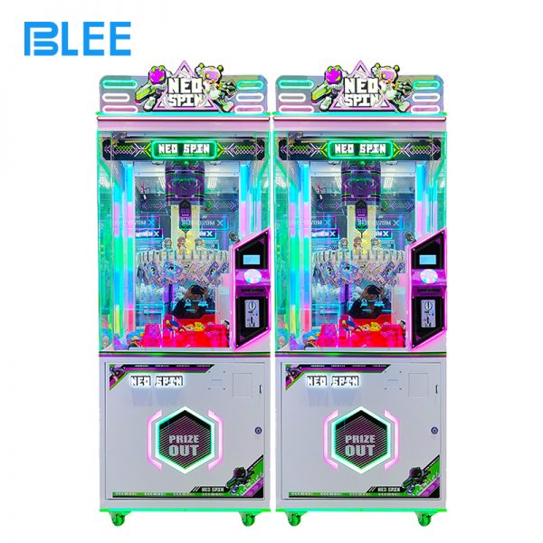 Interactive clip game machine with easy-to-use controls