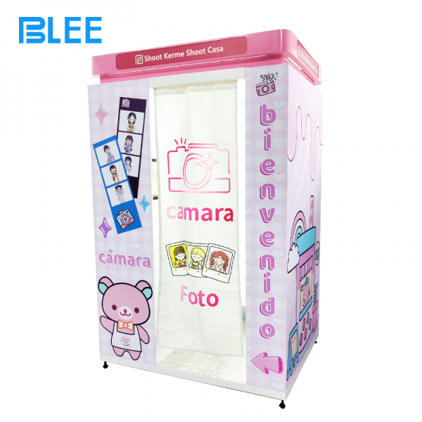 Self-service photo booth