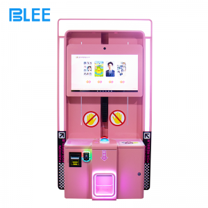 Self-service photo booth with lifting function