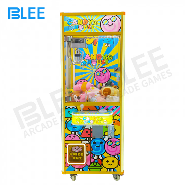 Pastel yellow claw machine for kids