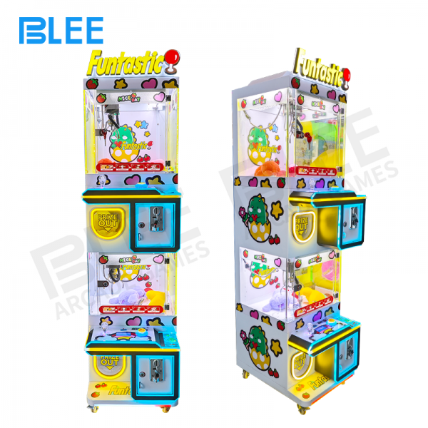 Compact toy claw vending machine with dual display