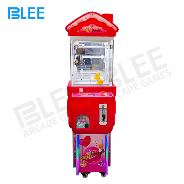 BLEE mini house plastic claw machine for kids