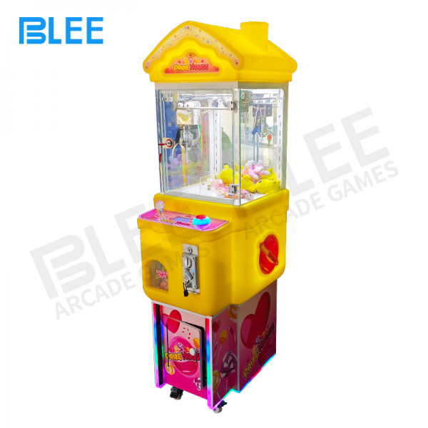 colorful arcade claw machine for shopping mall