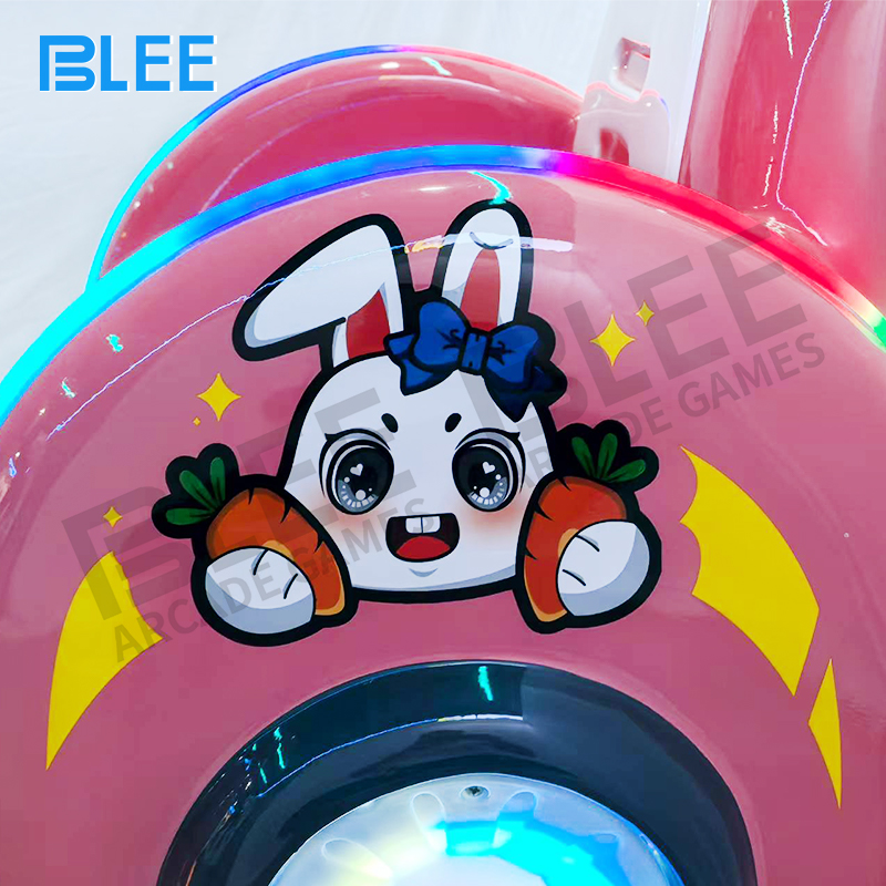 Rabbit seat with safety barriers and natural features