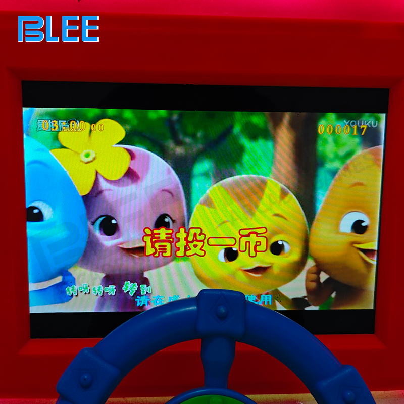 Adorable papa pig character on BLEE swing ride