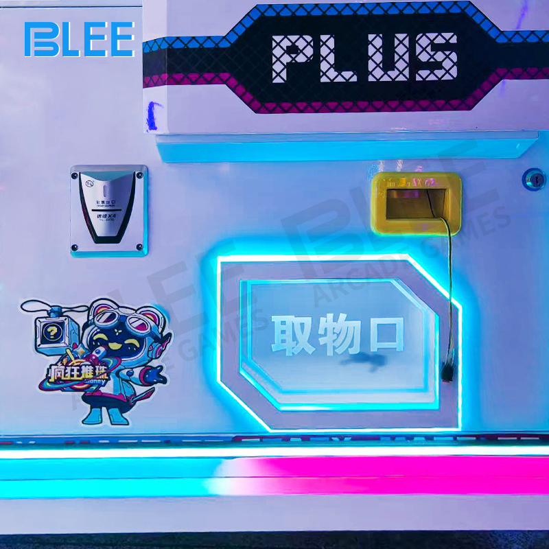 Dynamic ball field with multiple scoring zones