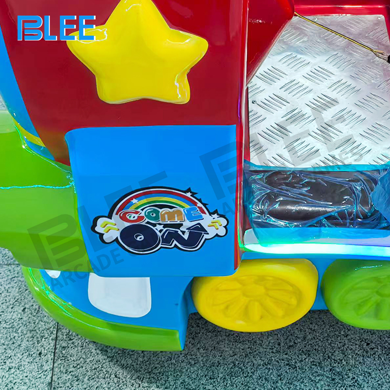 Thematic train design for kids' amusement areas