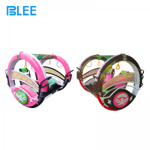 Multi-perspective view highlighting the vehicle's optimized dimensions (172×156×147cm) and ergonomic design features