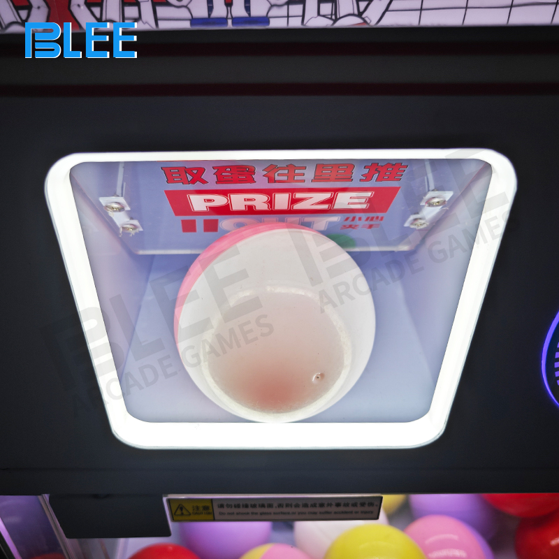 Side profile highlighting the space-efficient 58x50x190cm vertical design and dual-tier structure