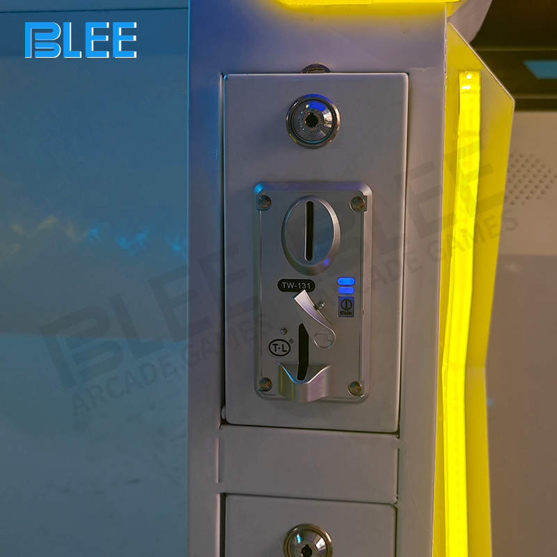 Robust commercial-grade construction of the simulator's frame and seating