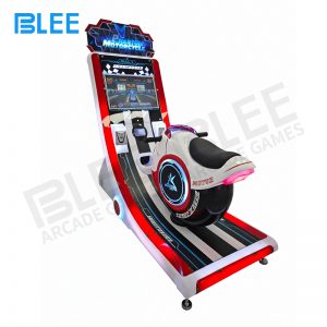 Racing competition interface displaying rankings, times, and performance data