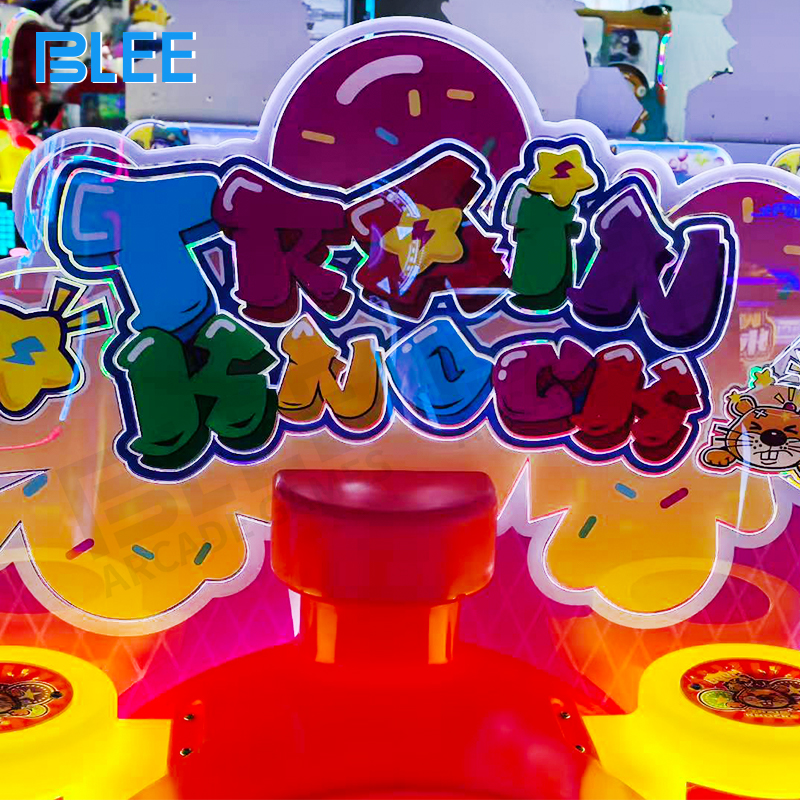 Multiple difficulty setting options and scoring interface display