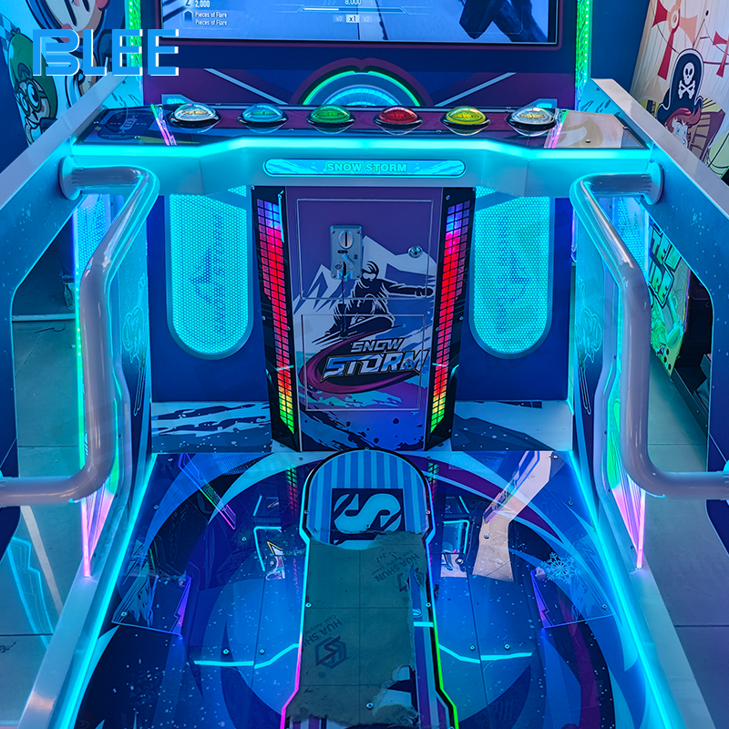 Secure wooden shipping crate (1340*1250*2100mm) for transportation