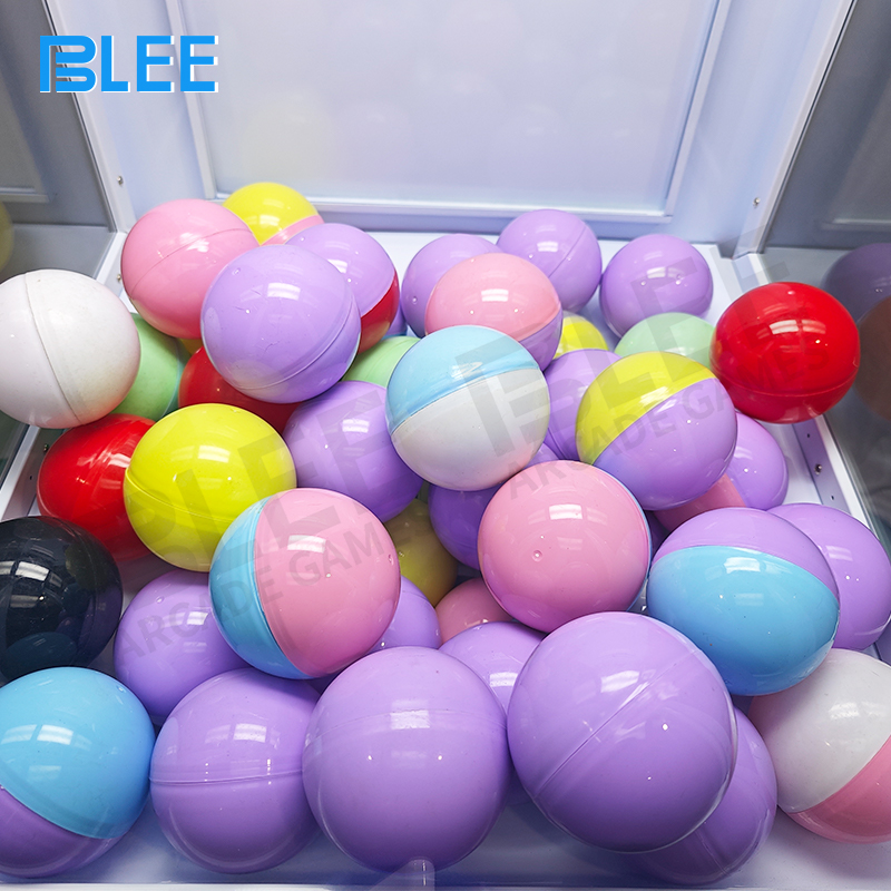 Reliable dispensing mechanism delivering guaranteed prize per transaction