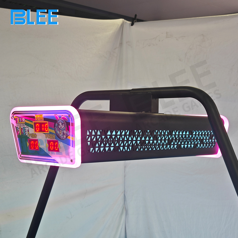 An unexpected game mechanic in action, like a bouncing obstacle or a bonus scoring light.