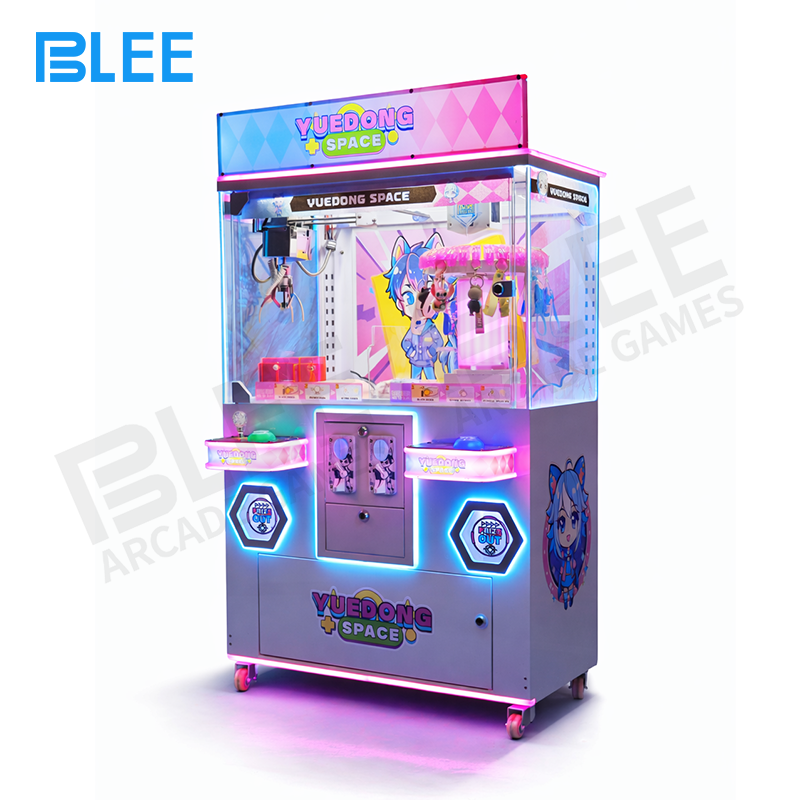 family entertainment center attraction Technical specifications display indicating 110V-240V range and 80W power consumption