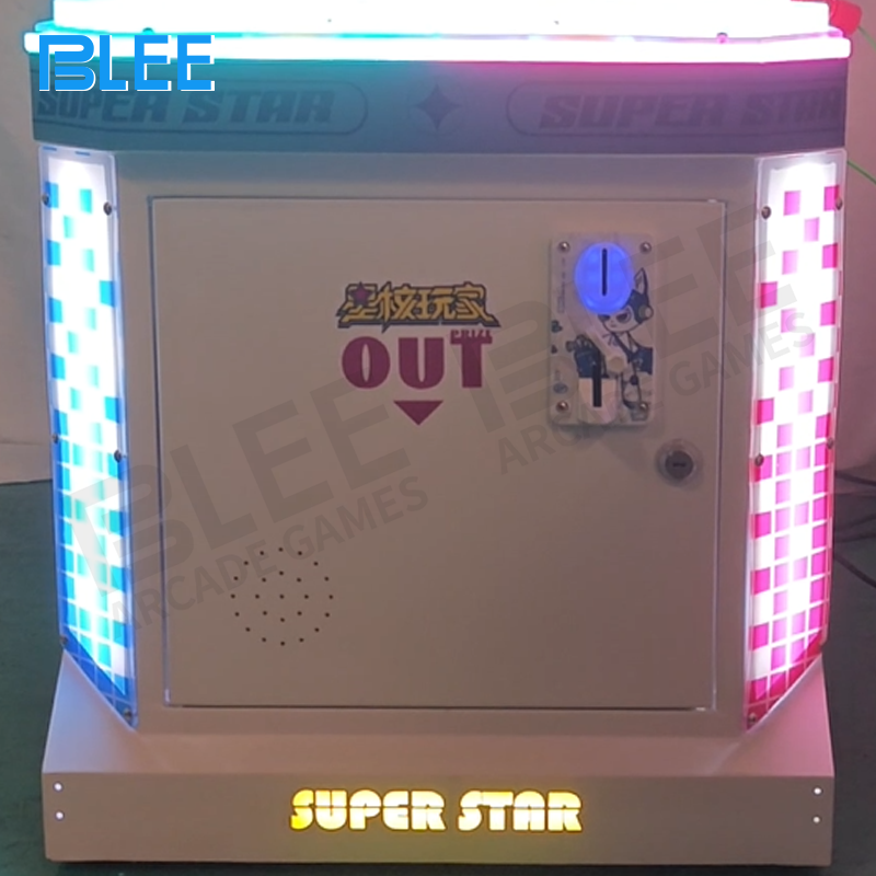 The ergonomic, foam-padded mallet designed for comfort during rapid play.