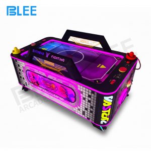 The game's attractive lighting scheme in action during an evening arcade session.