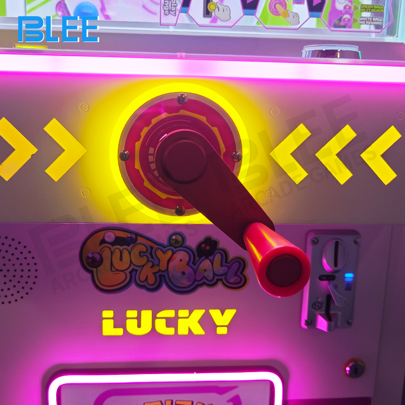 The decisive moment when spheres drop into their final prize-assignment slots.