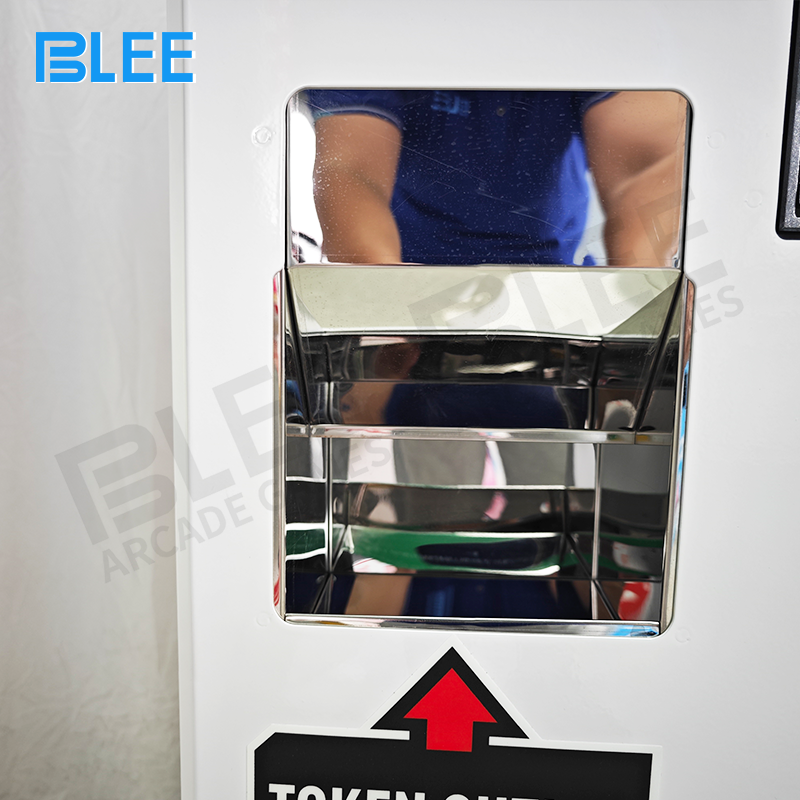 Three illuminated payment method icons: online payment, cash, and coin input.