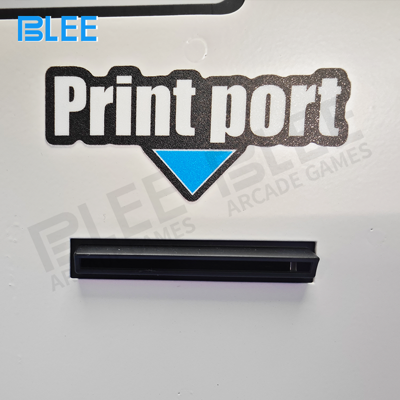 Interior mechanism showing the thermal ticket shredder processing W55×D45 mm tickets.