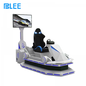 Full front view showcasing the realistic driving cockpit, Dapeng E3S headset, and 19-inch spectator screen.