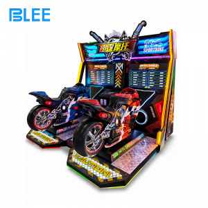 Spectators gathered around the machine watching the player's racing line on the large display screen.