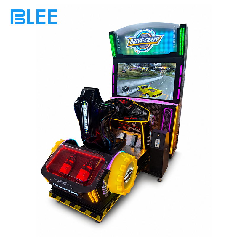 large-screen racing simulator (8) Side profile highlighting the 252cm towering height, 246cm length, and sturdy steel frame construction.