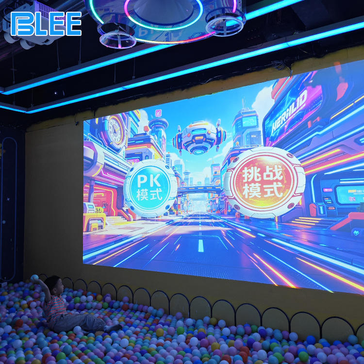 Indoor playground wall projection game with soft balls Indoor playground wall projection game with soft balls