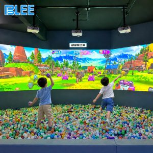 Interactive ball throwing game for soft play and amusement venues