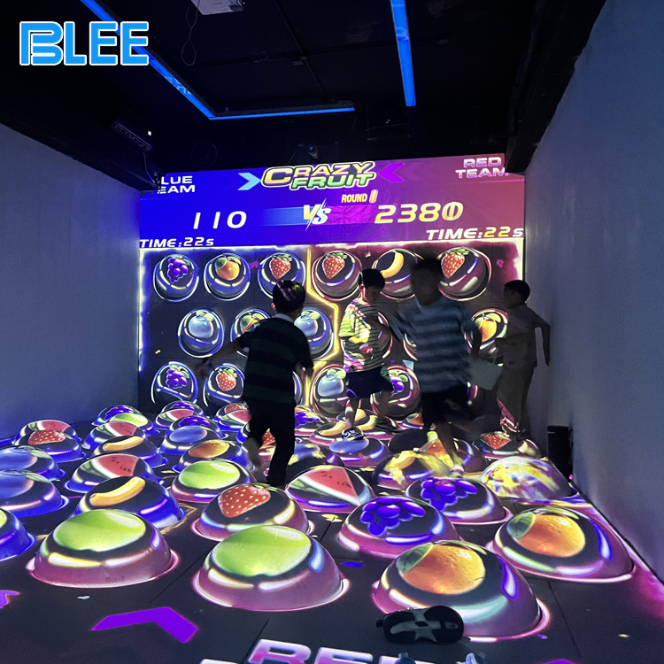 Motion sensor projection game with multiplayer challenge Motion sensor projection game with multiplayer challenge