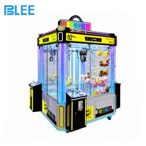 BLEE four player claw machine