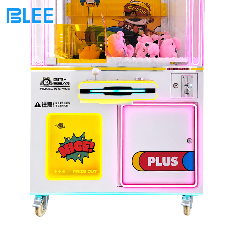 5 Plush toys inside prize cabinet